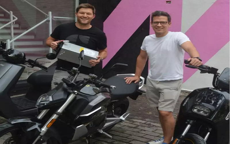 Voltz lança rede de pontos de recarga para motos elétricas em locais  comerciais no Brasil 