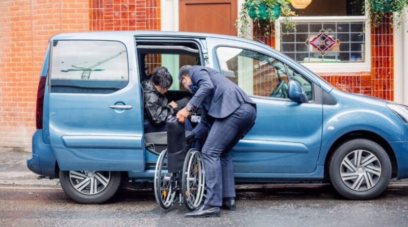 Uber lança serviço de viagens para pessoas com deficiência. Imagem: logistica e transportes hoje