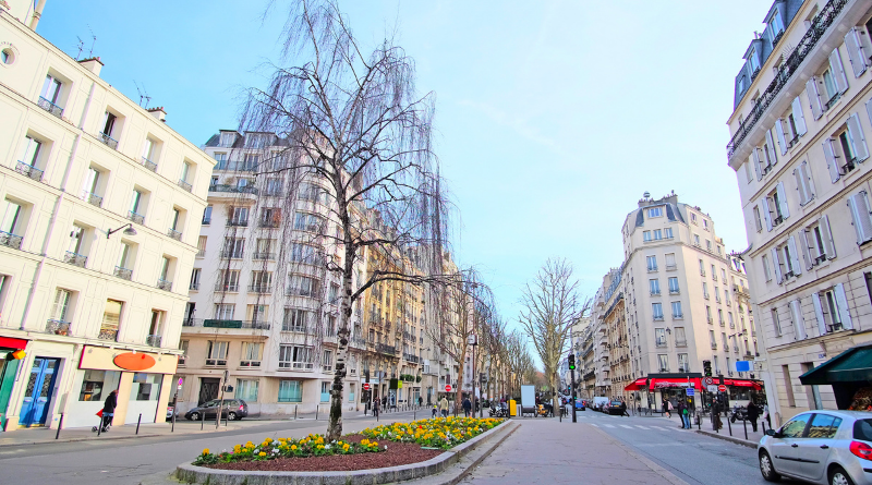 Como Paris, metrópoles devem consolidar mudanças para tirar espaço de carros. Foto: Canva PRO