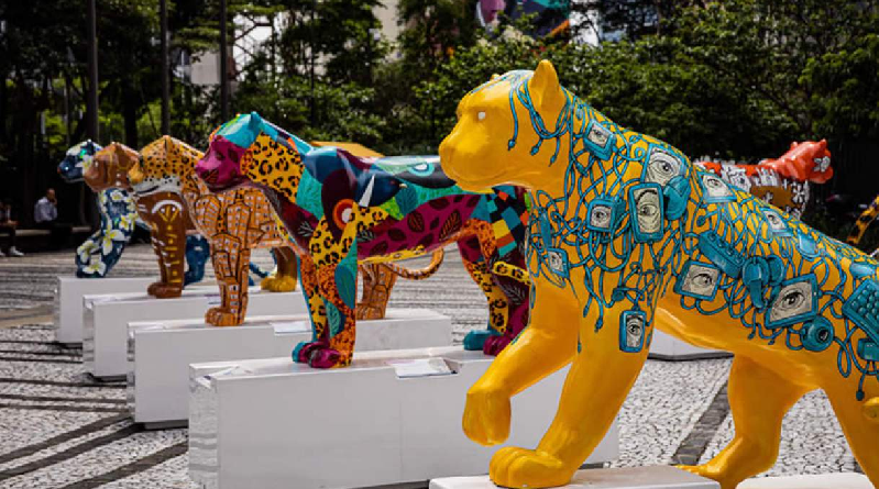 Jaguar Parade, maior mostra a céu aberto do Brasil, ocorre até dezembro. Unidas coloca esculturas de onças-pintadas nas ruas de BH para conscientização...