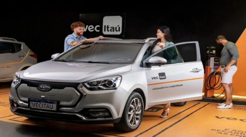 O Itaú está prestes a lançar o seu programa VEC, que disponibilizará carros elétricos compartilhados por um valor simbólico de R$ 0,90 por minuto.