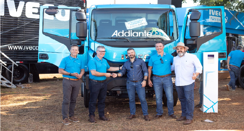 Iveco reforça frota da Addiante com 22 caminhões da linha Tector. Addiante, empresa de soluções e serviços de locação e leasing de veículos pesados.