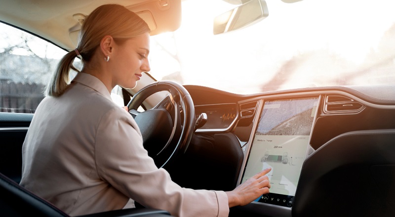 inDrive: motoristas mulheres impulsionam lucros em 16,6% nos primeiros meses de 2024. Números atestam confiança nos serviços por aplicativo