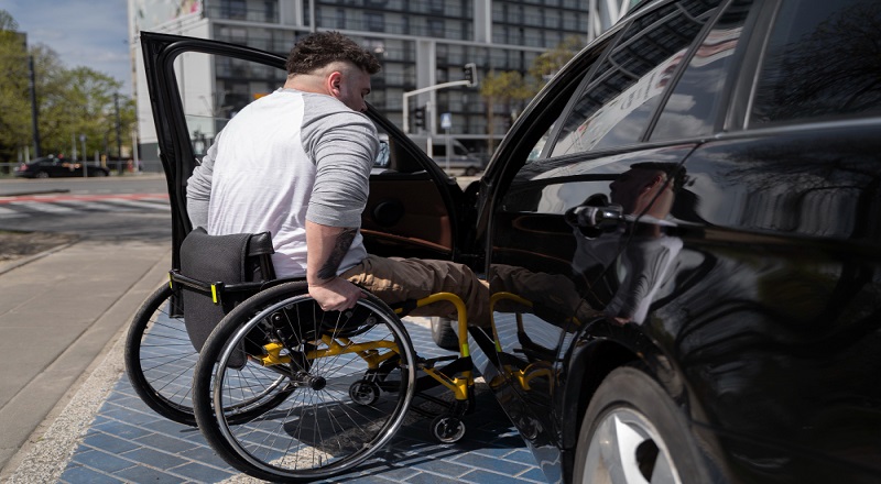 Comissão aprova projeto que reduz número mínimo de carros adaptados em locadoras  Proposta segue em análise na Câmara dos Deputados