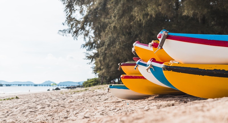 Carnaval na BA deve movimentar R$ 400 mi, incluindo locação de veículos O Carnaval na Bahia promete aquecer a economia, com uma movimentação estimada em R$ 4,5 bilhões nos setores de Comércio e Turismo