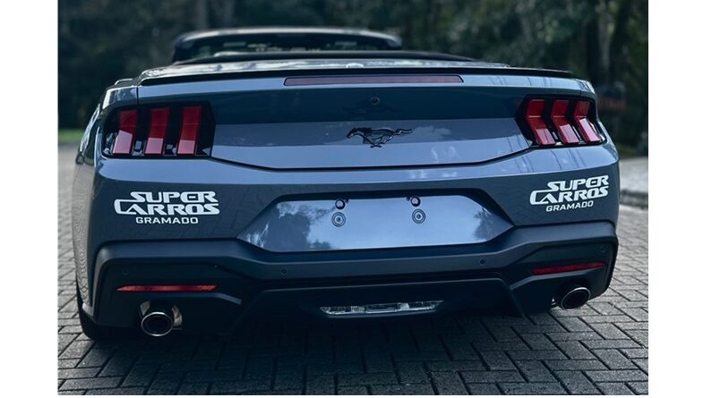 Super Carros adquire mais um Mustang Cabriolet para a sua frota Dona do maior acervo de superesportivos do Brasil para locação turística, a SUPER CARROS, sediada em Gramado, RS,