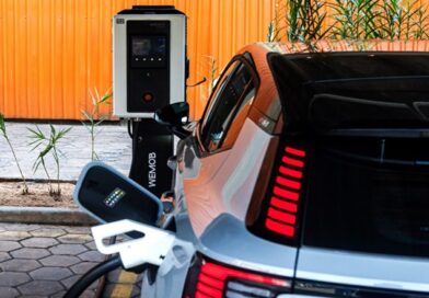 Como funcionam as estações de carregamento para veículos elétricos abastecidas por energia solar Com foco em sustentabilidade e eficiência, estações solares ganham espaço no Brasil; especialista explica como a tecnologia funciona e quais são os benefícios