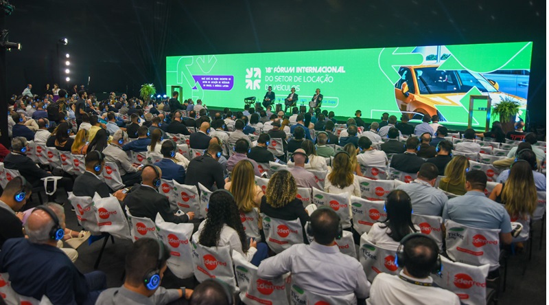 EXPO ABLA 2025 terá palco em 360 graus Principal evento da locação de veículos na América Latina terá até quatro conteúdos simultâneos, entre palestras, debates e apresentações técnicas
