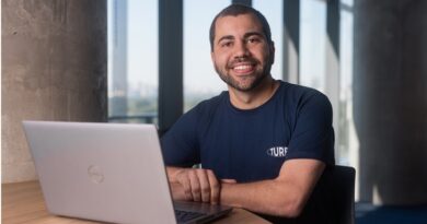 Turbi cresce 35% em receita no trimestre e projeta 10 mil veículos até o final de 2025. Os resultados do segundo trimestre de 2025, registraram crescimento consistente no aluguel de veículos.