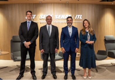 Seminário Fenaloc discutiu o futuro da locação de veículos no Brasil.  O setor de locação de veículos automotores esteve no centro dos debates durante o Seminário Fenaloc, promovido pela Federação Nacional das Empresas Locadoras de Veículos Automotores.