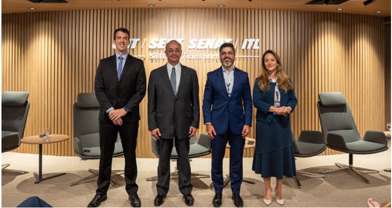 Seminário Fenaloc discutiu o futuro da locação de veículos no Brasil.  O setor de locação de veículos automotores esteve no centro dos debates durante o Seminário Fenaloc, promovido pela Federação Nacional das Empresas Locadoras de Veículos Automotores.