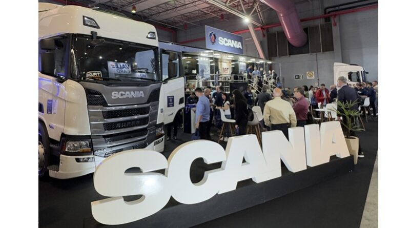 Scania lança nova plataforma de pagamento na TranspoSul Scania Pay chega para facilitar a compra de peças e serviços com financiamento em até seis vezes sem juros; estande da marca destaca soluções e produtos