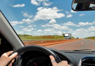 Brasil registra 455 mil carros alugados para turismo no primeiro semestre de 2025. Impulsionado por investimentos em infraestrutura e tecnologia, o segmento movimentou R$ 52,9 bilhões em 2024 e, com a adesão de inovações como a Tag Sem Parar, oferece mais praticidade, segurança e agilidade aos motoristas