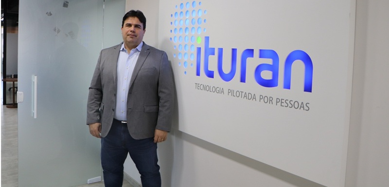 Ituran anuncia Alexandre Carrizo como diretor corporativo. Executivo, que atua há mais de seis anos na companhia, assume a área corporativa com foco em impulsionar inovações e garantir excelência na experiência de clientes e parcerias do Ituran Empresas