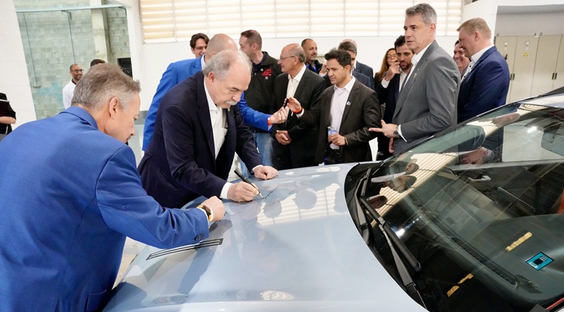 BNDES aprova R$ 2,3 bi para Volkswagen impulsionar o desenvolvimento de modelos híbridos e exportações. Recursos da linha BNDES Mais Inovação permitirão o desenvolvimento de tecnologias de Adas (sistemas avançados de assistência ao condutor) e conectividade