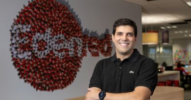 Empresas ampliam instalação de carregadores para veículos elétricos. 80% das empresas possuem ou planejam instalar carregadores para veículos elétricos em suas bases, revela Edenred Ticket Log