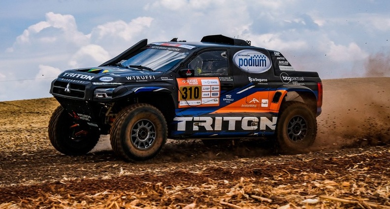 Mitsubishi Motors patrocina 32ª edição do Congresso SAE BRASIL 2025 e apresenta a Triton Ultimate Racing ao público  Evento reúne profissionais e entusiastas do ecossistema da mobilidade