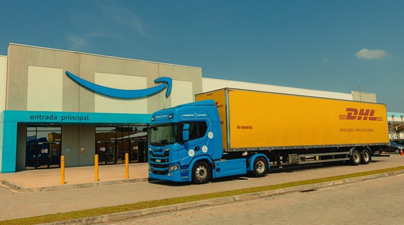 Amazon, DHL Supply Chain e Scania anunciam teste inovador com caminhão 100% elétrico extrapesado em rota de longa distância