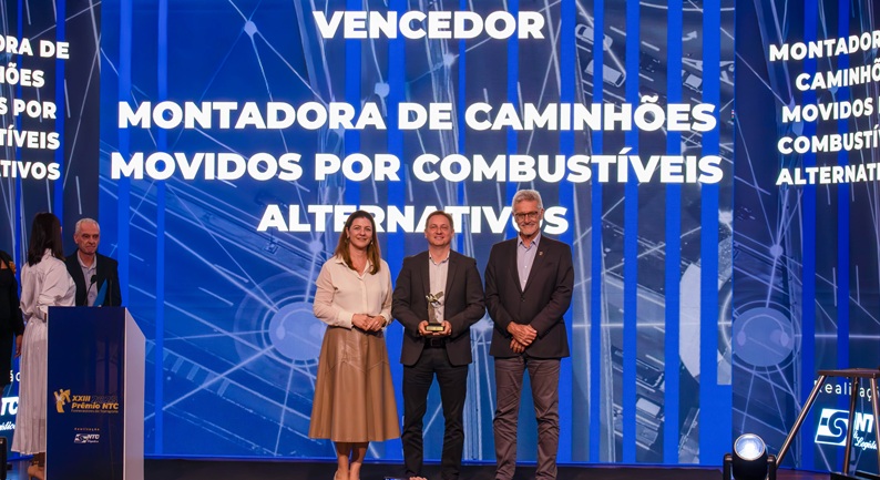 Scania vence prêmio NTC&Logística como montadora de caminhões a combustível alternativo. A Scania foi escolhida como vencedora na categoria Montadora de Caminhões Movidos por Combustível Alternativo na 23ª edição do Prêmio NTC Fornecedores do Transporte.