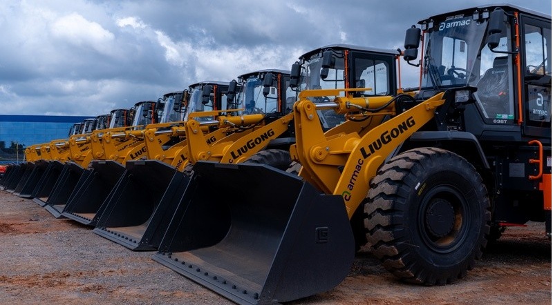 Armac amplia portfólio multimarcas e coloca no mercado de locação máquinas novas com disponibilidade imediata. Incorpora à frota novas tecnologias de fabricantes e oferece mais soluções