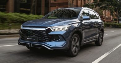 BYD amplia vendas diretas para pequenos negócios ao saltar de 1,2 mil para mais de 5,3 mil veículos vendidos entre agosto e dezembro.