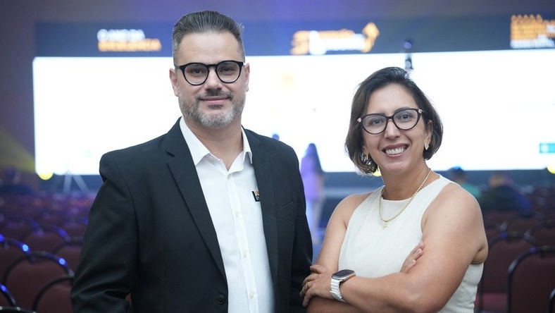 Rental Fair 2026 antecipa tendências da locação e apresenta lançamentos. Programação discute IA, transição energética e transformações de gestão e tecnologia; 100 expositores apresentam novidades da linha branca e amarela 