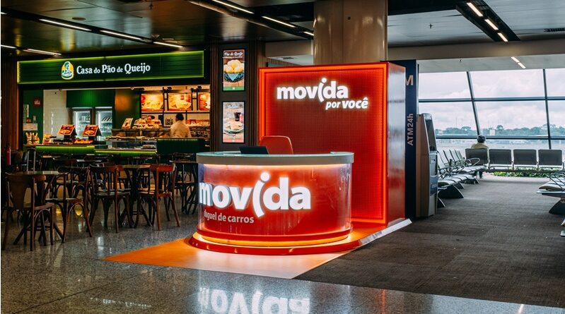 Movida inaugura quiosque no embarque do Aeroporto de Brasília.  Empresa amplia presença na jornada do cliente ao atendê-lo dentro da área de saída dos voos de um dos mais importantes pontos de circulação de pessoas do país