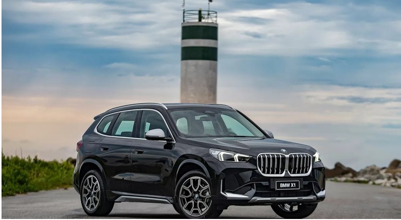 Participação feminina cresce na assinatura de veículos e amplia presença no segmento premium, com avanço do interesse por SUVs e foco no custo-benefício.