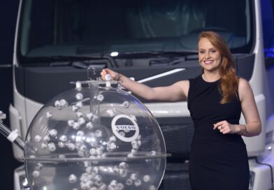 Volvo Financial Services mantém carteira de R$ 24 bilhões em 2025, enquanto Locadora Volvo cresce 15% e amplia contratos no modelo caminhão e ônibus como serviço.