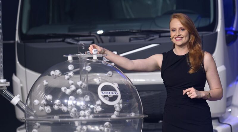 Volvo Financial Services mantém carteira de R$ 24 bilhões em 2025, enquanto Locadora Volvo cresce 15% e amplia contratos no modelo caminhão e ônibus como serviço.