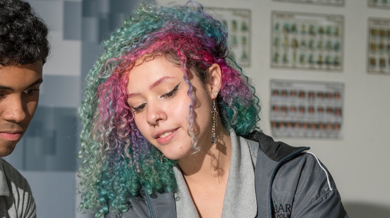 Programa Formare 2026 abre vagas em Porto Real para curso gratuito na área automotiva. A Stellantis abriu inscrições para a turma de 2026 do Programa Formare em Porto Real, no Rio de Janeiro. Ao todo, são oferecidas 20 vagas para o curso gratuito de Assistente de Operações Automotivas Industriais.