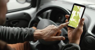 Economia compartilhada avança na mobilidade corporativa como alternativa para empresas preservarem caixa e manterem previsibilidade logística em cenário de juros elevados.