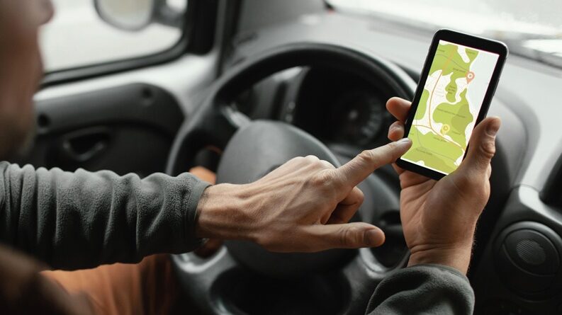 Economia compartilhada avança na mobilidade corporativa como alternativa para empresas preservarem caixa e manterem previsibilidade logística em cenário de juros elevados.