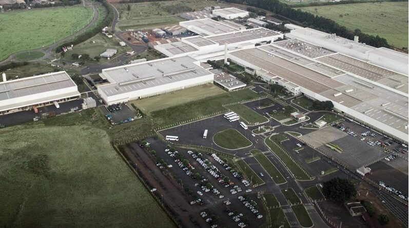 GAC produzirá veículos no Brasil com a HPE Automotores. Operação industrial será instalada em Catalão (GO) e tem início previsto para 2027, com capacidade de até 50 mil unidades por ano.