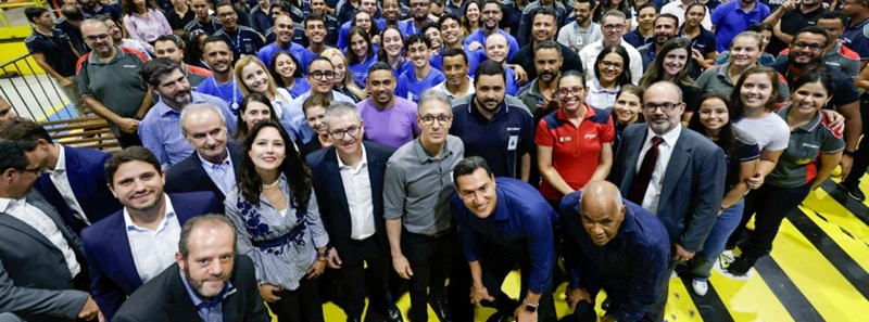 Iveco anuncia investimento de R$ 1 bilhão em Minas Gerais para modernizar o complexo industrial de Sete Lagoas e desenvolver novos veículos até 2028.