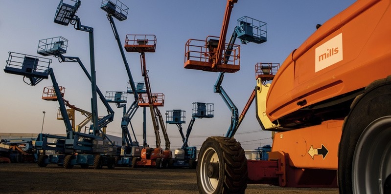 Mills avança em transição energética com foco em descarbonização e eletrificação da frota. Amplia uso de energia renovável nas filiais, acelera eletrificação de equipamentos e reforça gestão de emissões alinhada a padrões internacionais