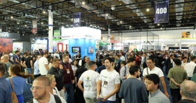 MundoGEO reúne setores de drones, espaço, inteligência geográfica e eVTOLs em feira aeroespacial em São Paulo. Os mercados de drones, inteligência geográfica, exploração espacial e mobilidade aérea avançada estarão reunidos entre os dias 16 e 18 de junho de 2026,