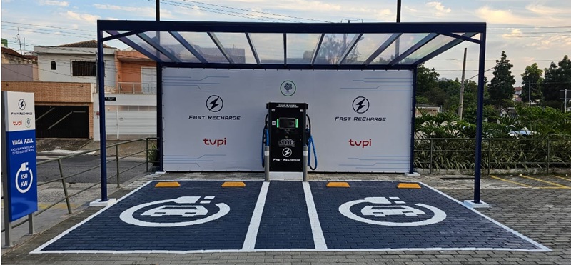 A parceria da E-Wolf com TLP prevê ampliar de 250 para mais de 3 mil instaladores homologados para acelerar a infraestrutura de recarga de veículos elétricos.