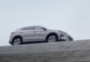 Grupo Águia Branca alcançou um marco importante na expansão da mobilidade elétrica no Brasil. A BYD Vitória Motors, concessionária da divisão de comércio do grupo, registrou crescimento de 168% nas vendas em março, em comparação com o mesmo período do ano anterior, e assumiu a liderança nacional entre as concessionárias da marca.