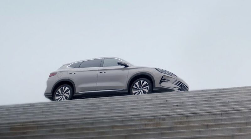 Grupo Águia Branca alcançou um marco importante na expansão da mobilidade elétrica no Brasil. A BYD Vitória Motors, concessionária da divisão de comércio do grupo, registrou crescimento de 168% nas vendas em março, em comparação com o mesmo período do ano anterior, e assumiu a liderança nacional entre as concessionárias da marca.
