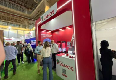 A VAMOS participou da 5ª Feira Mineira de Resíduos em Belo Horizonte, onde apresentou soluções de locação de veículos pesados, gestão de ativos, o programa VAMOS Carbono Zero para compensação de emissões e opções de caminhões e máquinas seminovas com disponibilidade imediata.