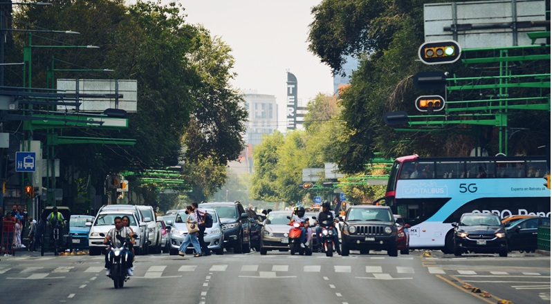 Setor de usados registra recorde de financiamentos e sinaliza estabilidade com taxa Selic em 14,50%. Com 1,89 milhão de veículos financiados no primeiro trimestre, mercado vive melhor início de ano desde 2008 impulsionado por juros previsíveis
