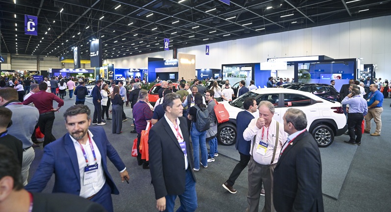 EXPO ABLA 2026 terá oito sessões de mentoria para locadoras, com grupos reduzidos e discussões sobre gestão, tecnologia, frota e mercado.