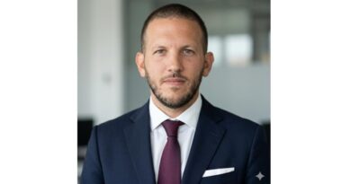 Easy Carros Tecnologia Rently: nota fiscal, IA no WhatsApp e o que muda para a sua locadora. A Easy Carros continua. O que muda é o tamanho do time por trás dela, agora com a tecnologia global da Rently, presente em mais de 50 países.