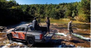 Sertões Petrobras 2026: Mitsubishi Motors demonstra a força das frotas 4x4 no maior rally das Américas. Com 75 veículos atuando no suporte operacional e presença majoritária no grid, montadora destaca a robustez e versatilidade do portfólio utilitário em terrenos extremos.