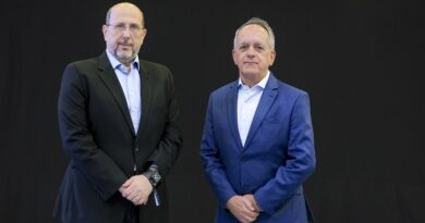 Locadoras compraram 570 mil veículos até setembro, alta de 35,7%, e projetam frota superior a 1,8 milhão de unidades em 2026.