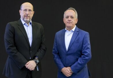 Locadoras compraram 570 mil veículos até setembro, alta de 35,7%, e projetam frota superior a 1,8 milhão de unidades em 2026.
