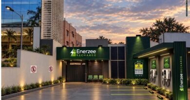 Enerzee inaugura primeiro eletroposto em Cuiabá e dá início à expansão da rede Recharge. A Enerzee, uma das principais plataformas de soluções em energia solar do Brasil e parceira oficial da WEG, inaugura na quinta-feira (22) o primeiro eletroposto da Enerzee Recharge, em Cuiabá (MT).