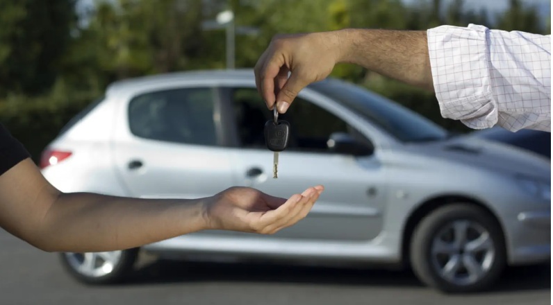 Desconto em carros 0 km bate recorde. Chega a 8,1% em setembro, enquanto preço efetivo de venda sobe para R$ 160.224 e estoque permanece em 40 dias