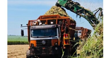 VAMOS leva caminhão semiautônomo para transbordo de cana na Adecoagro. Agronomous é usado no transbordo de cana na safra 2026–2027, com foco em precisão, produtividade e preservação do canavial